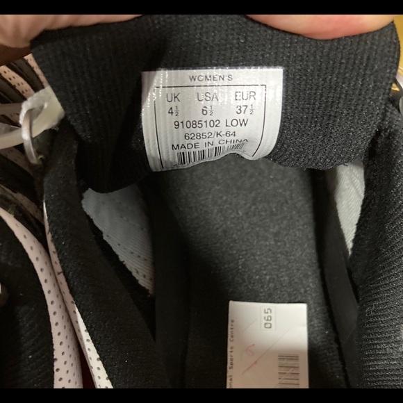 NWB K-Swiss Sneakers - Picture 5 of 6